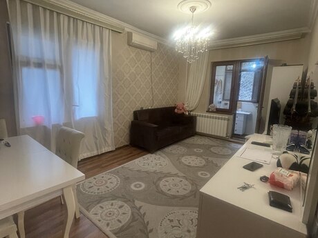 2 rooms · 50 m² · floor 1/9, 7-ci mikrorayon