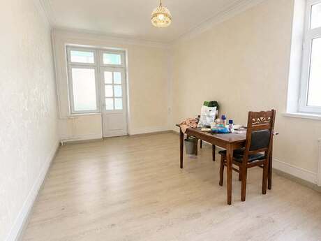 Elan №6419292 - Bakı, Qaraçuxur q., 2 otaqlı, 50 m², 4/5 mərtəbə