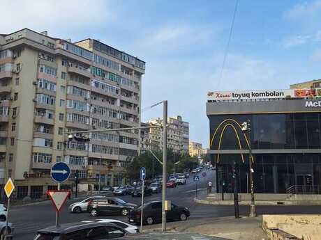 Объявление №6419275 - Баку, м. Иншаатчылар, 4-комн., 125 м², 2/16 этаж