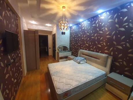 Kirayə 4 otaqlı mənzil, 170 m², Nizami: 1 700 ₼/ay 5