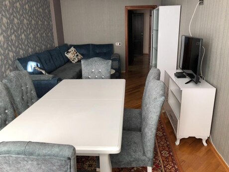 3-room apartment for rent, 154 m², Nəriman Nərimanov: 1 100 ₼/mo 2