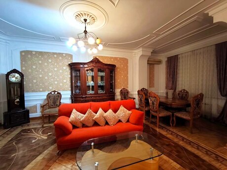 Kirayə 4 otaqlı mənzil, 200 m², 28 May: 1 200 ₼/ay 5