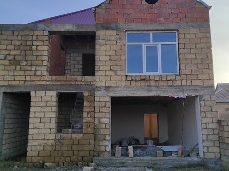 7 otaq · 180 m²
