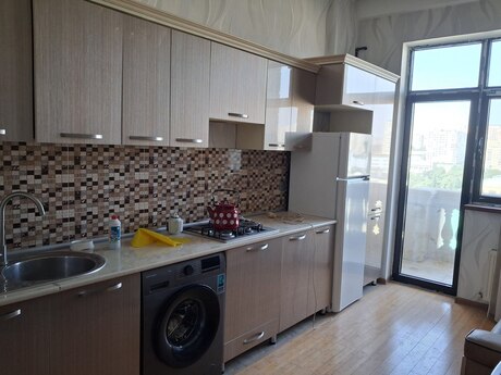 Аренда: 1-комнатная квартира, 60 м², Elmlər Akademiyası: 800 ₼/мес 3