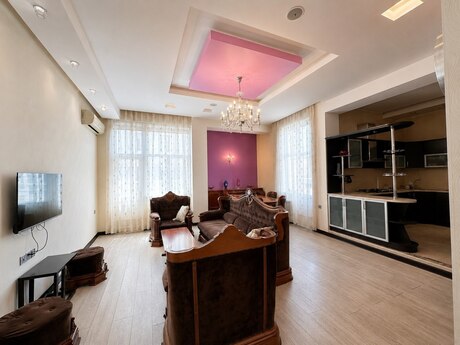 3 otaqlı mənzil, 130 m², Şah İsmayıl Xətai: 270 000 ₼ 2