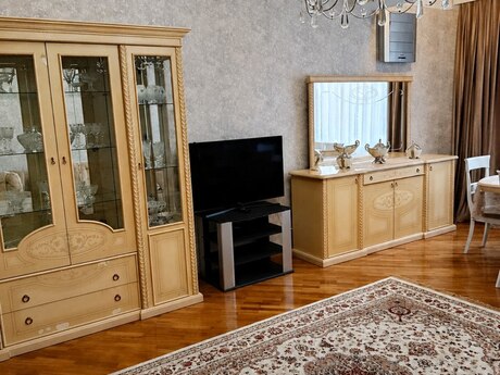 3 otaqlı mənzil, 135 m², Elmlər Akademiyası: 420 000 ₼ 2