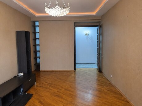 3 otaqlı mənzil, 95 m², 28 May: 285 000 ₼ 2