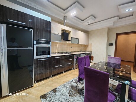 3 rooms · 136 m² · floor 3/13, Neftçilər