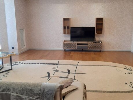 4-room apartment for rent, 221 m², Şah İsmayıl Xətai: 1 500 ₼/mo 3