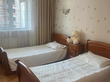 Elan №6420344 - Bakı, Nizami m., 3 otaqlı, 140 m², 10/14 mərtəbə