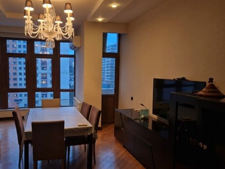 Kirayə 3 otaqlı mənzil, 100 m², Şah İsmayıl Xətai: 1 000 ₼/ay 4
