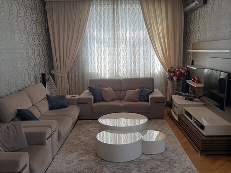 3 otaqlı mənzil, 132 m², Elmlər Akademiyası: 390 000 ₼ 2