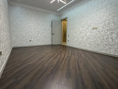 3 otaqlı mənzil, 80 m², Bakıxanov: 250 000 ₼ 2