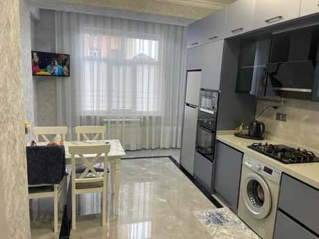 3-room apartment for rent, 110 m², Azadlıq Prospekti: 1 000 ₼/mo 3