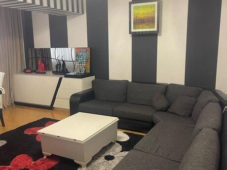 3 otaq · 95 m² · 3/10 mərtəbə, Elmlər Akademiyası