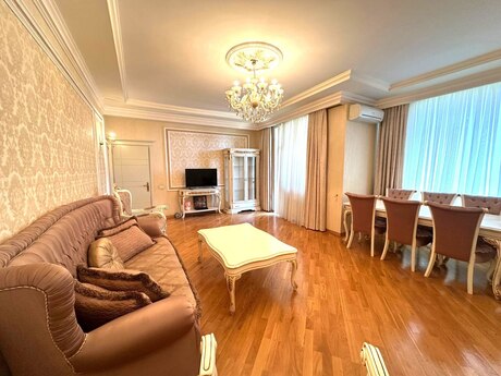 Elan №6420620 - Bakı, 8 Noyabr m., 3 otaqlı, 145 m², 5/13 mərtəbə