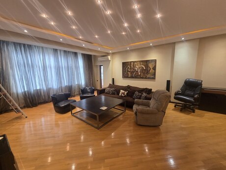 4 otaq · 210 m² · 8/16 mərtəbə, 28 May
