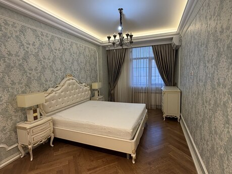 4 otaqlı mənzil, 205 m², Renessans Palace: 1 050 000 ₼ 3