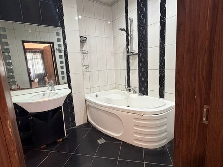 Kirayə 3 otaqlı mənzil, 120 m², Nizami: 650 ₼/ay 3