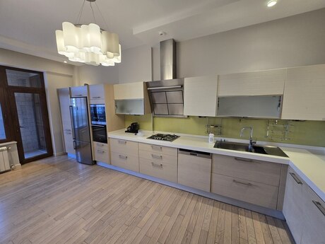 4-room apartment, 190 m², İnşaatçılar: 550 000 ₼ 4