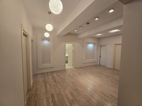 4-room apartment, 190 m², İnşaatçılar: 550 000 ₼ 2