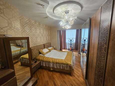 2-room apartment, 67 m², 8 Noyabr: 208 000 ₼ 5