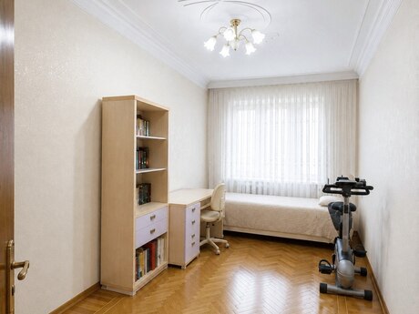 Объявление №6303020 - Баку, м. Кара Караев, 3-комн., 135 м², 2/5 этаж