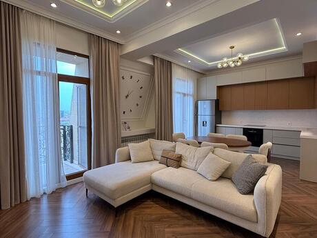 2-комнатная квартира, 80 м², Ağ şəhər: 470 000 ₼ 5