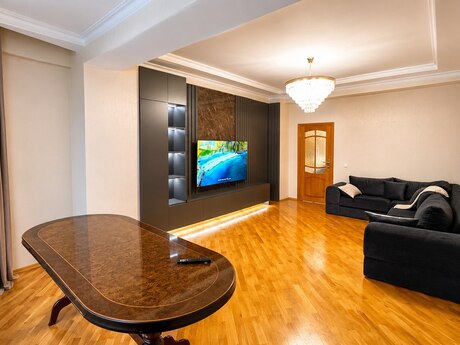 Elan №6420940 - Bakı, Nəriman Nərimanov m., 3 otaqlı, 140 m², 5/18 mərtəbə