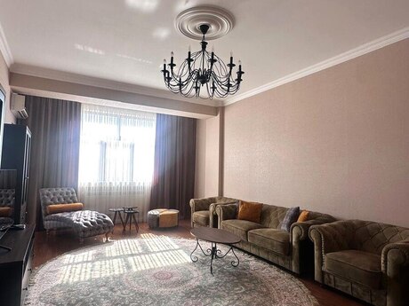 3-room apartment for rent, 120 m², Şah İsmayıl Xətai: 1 500 ₼/mo 2