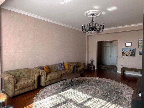 3-room apartment for rent, 120 m², Şah İsmayıl Xətai: 1 500 ₼/mo 3