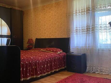 Elan №6421032 - Bakı, Elmlər Akademiyası m., 2 otaqlı, 70 m², 2/5 mərtəbə