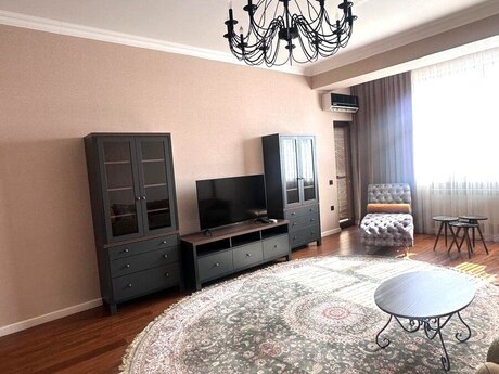 3-room apartment for rent, 120 m², Şah İsmayıl Xətai: 1 500 ₼/mo 5