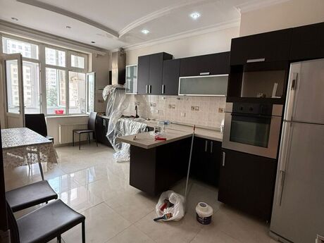 Kirayə 3 otaqlı mənzil, 150 m², 8 Noyabr: 1 200 ₼/ay 3