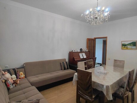 2 otaq · 72 m² · 7/9 mərtəbə, Memar Əcəmi