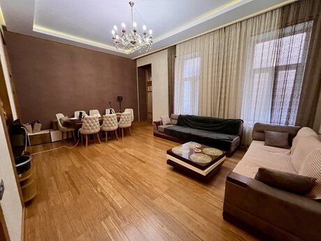3 otaq · 130 m² · 1/4 mərtəbə, Sahil