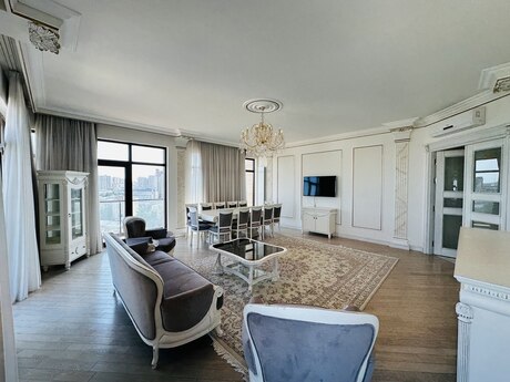 Kirayə 4 otaqlı mənzil, 220 m², İzmir Residence: 3 400 ₼/ay 2