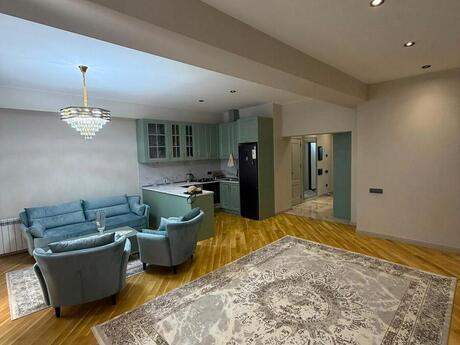 Kirayə 4 otaqlı mənzil, 200 m², 28 May: 1 850 ₼/ay 2