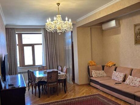 4 otaqlı mənzil, 137 m², İdeal MTK Xətai: 430 000 ₼ 3