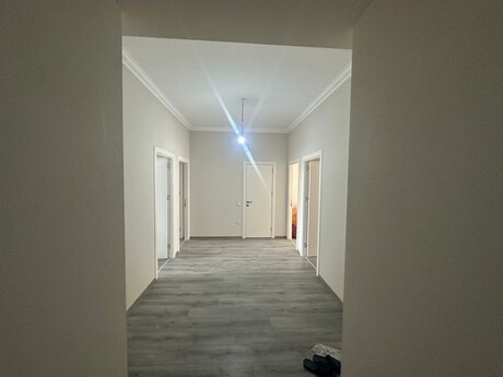 2-комнатная квартира, 96 м², 20 Yanvar: 260 000 ₼ 4