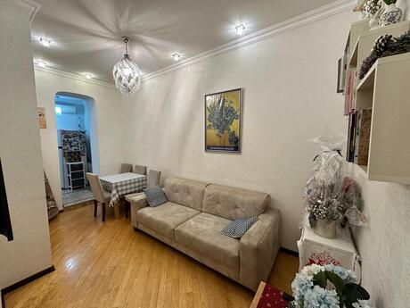 Elan №6421559 - Bakı, 28 May m., 3 otaqlı, 67 m², 4/4 mərtəbə