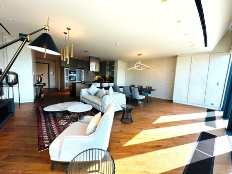 3 rooms · 200 m² · floor 8/16, İçəri Şəhər