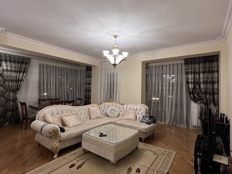 4 rooms · 145 m² · floor 4/15, İçəri Şəhər