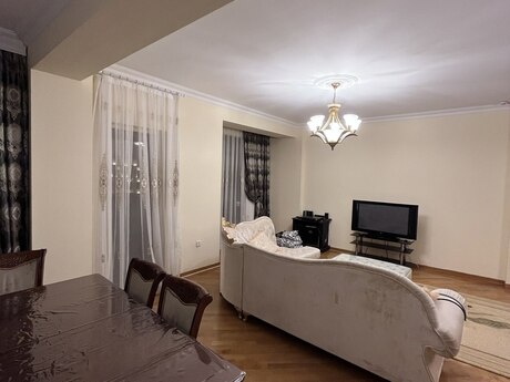 4-room apartment for rent, 145 m², İçəri Şəhər: 2 200 ₼/mo 2