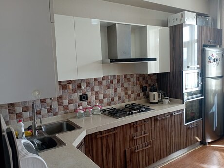 Kirayə 3 otaqlı mənzil, 150 m², Elmlər Akademiyası: 1 350 ₼/ay 3