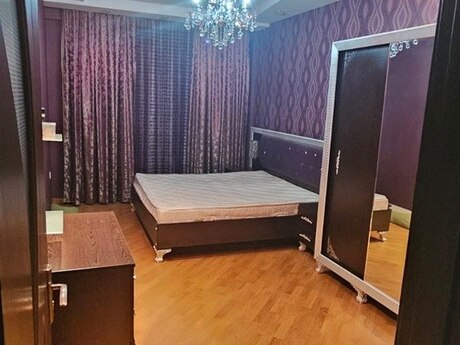 Kirayə 3 otaqlı mənzil, 135 m², İnşaatçılar: 850 ₼/ay 4