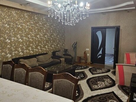 3 otaq · 135 m² · 10/17 mərtəbə, İnşaatçılar