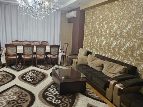 Kirayə 3 otaqlı mənzil, 135 m², İnşaatçılar: 850 ₼/ay 2