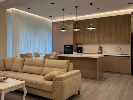 Elan №6421904 - Bakı, Ağ şəhər q., 4 otaqlı, 165 m², 5/8 mərtəbə