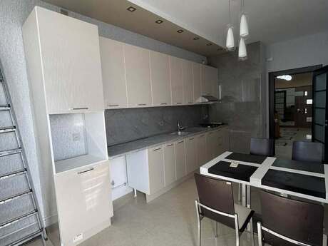Kirayə 3 otaqlı mənzil, 130 m², İnşaatçılar: 900 ₼/ay 4